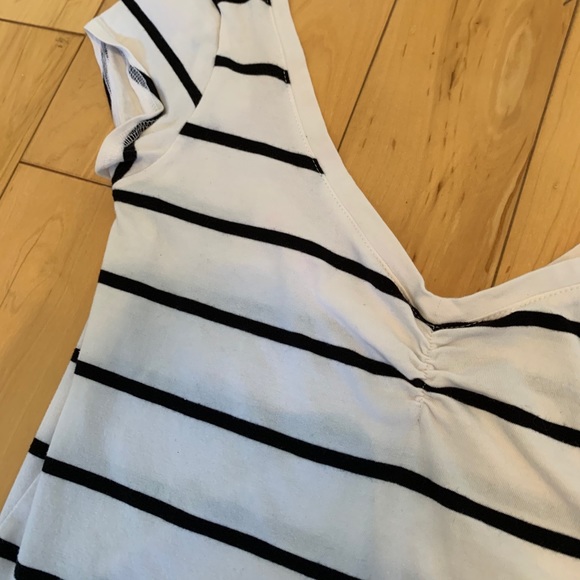 Off-shoulder Striped T-Shirt - Picture 2 of 4